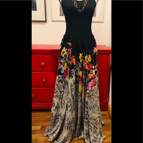 lucky and coco Dresses & Skirts - Lucky and Coco Maxi floral skirt